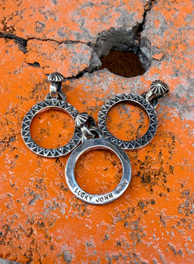 图腾做旧甜甜圈O型眼镜挂扣吊坠