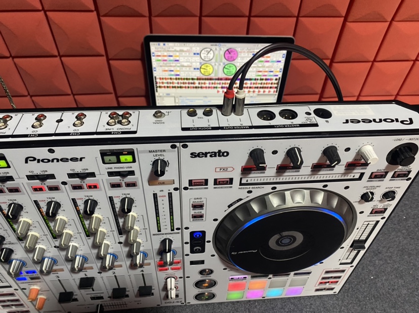 先锋打碟机 ddj sz 先锋sz 大型4路DJ控制器 内置莱恩声卡 serato - 图0