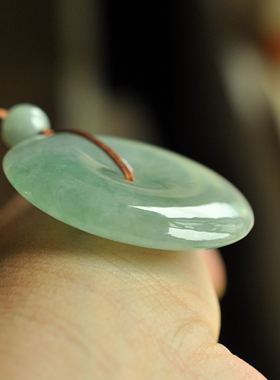 缅甸A货翡翠老坑冰晴绿平安扣