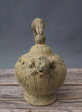 宋越窑青瓷雕鹤蛙倒流壶装饰古玩