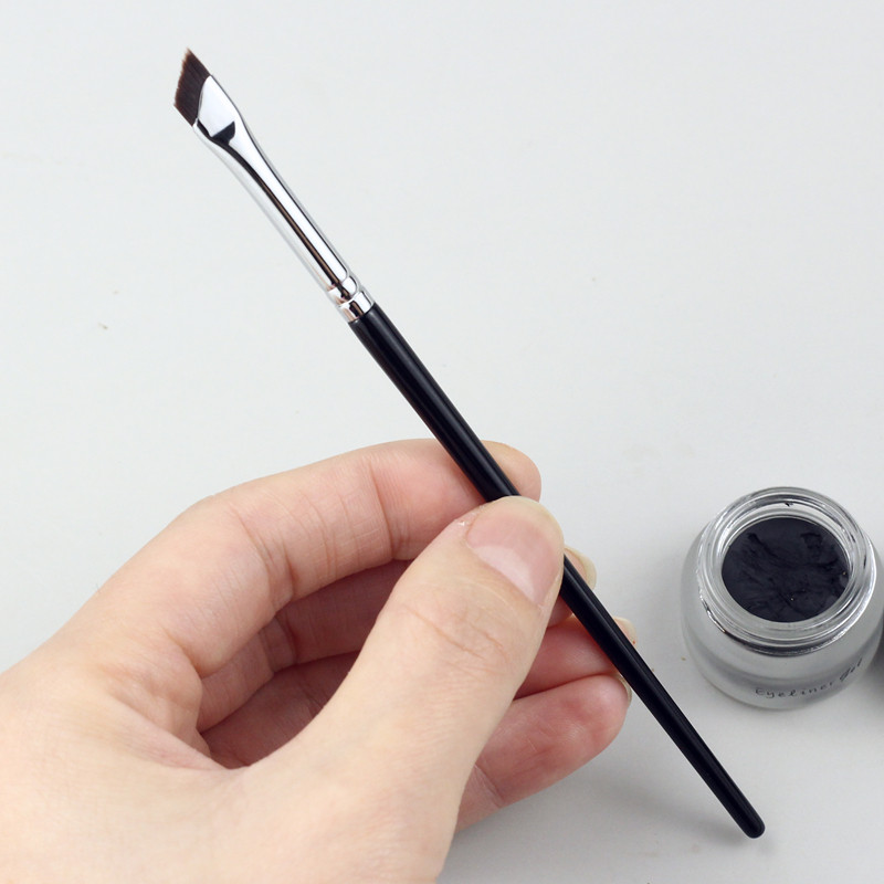 简斯镰刀眼线刷精细眼睑下至卧蚕刷斜角眉刷刀锋刷新手眼部化妆刷,淘宝优惠券,粉丝福利购,淘宝优惠卷