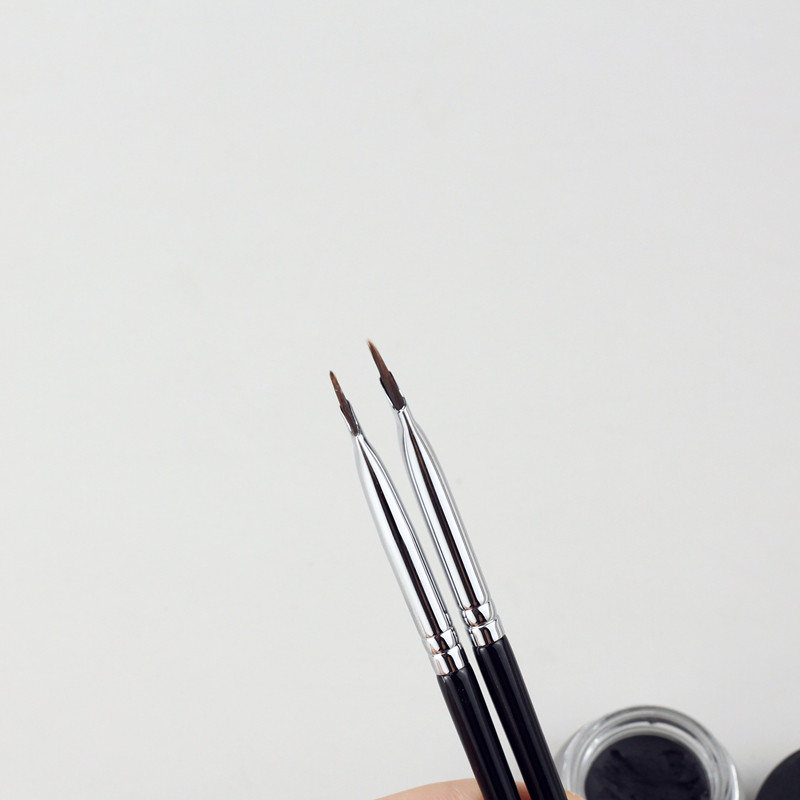 简斯镰刀眼线刷精细眼睑下至卧蚕刷斜角眉刷刀锋刷新手眼部化妆刷,淘宝优惠券,粉丝福利购,淘宝优惠卷