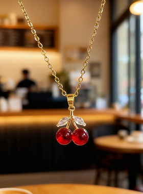 钛钢甜美红色樱桃微镶锆石金色项链 小众设计感可爱风锁骨链百搭