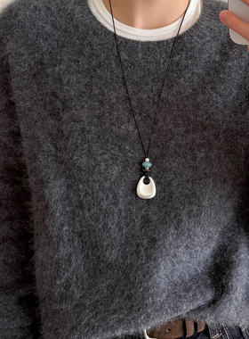 大米饰品】秋冬复古拉丝金属吊坠抽拉黑绳毛衣链2025新款小众项链