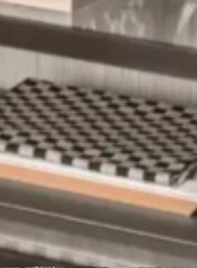 WU 物兮物现代简约样板房售楼部主卧衣帽间衣服皮箱收纳组合装饰
