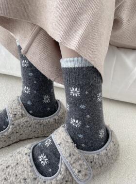 费尔岛灰色袜子女秋冬季中筒袜加厚保暖雪花毛绒复古风短袜子冬天
