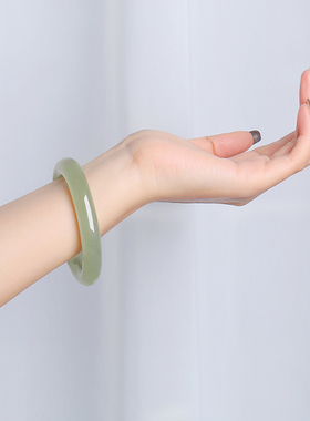 涵韵珠宝和田玉晴水手镯浅青色