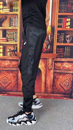 新款修身小脚裤冰丝休闲裤男士夏季薄款宽松直筒牛奶丝面膜裤9939 - 图1
