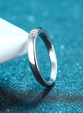 s925银镀18K金戒子公主方简约排戒30分莫桑石戒指轻奢镀PT950铂金