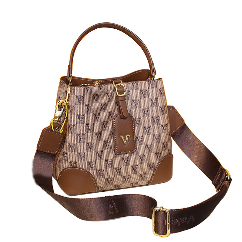 品牌女包真皮水桶包单肩斜挎包女式2025新款大容量高级感通勤小包,淘宝优惠券,粉丝福利购,淘宝优惠卷