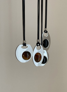 小众设计感圆形金属树脂吊坠项链女简约时尚气质百搭颈链毛衣链