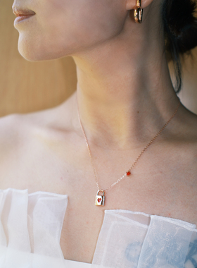 S925通体银镀18k金 锁头吊坠细项链RE053