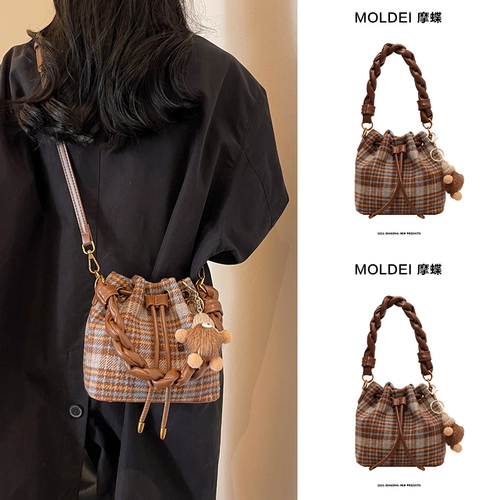 Демисезонная летняя вместительная и большая сумка на одно плечо, сумка через плечо, на шнурках