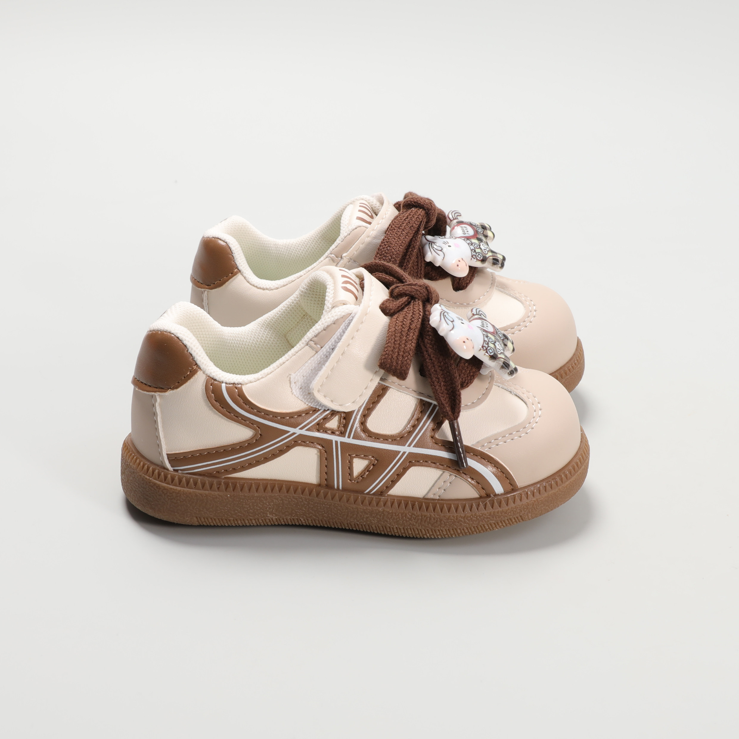 复古百搭男女童运动鞋卡通装饰魔术贴软底舒适板鞋低帮可爱休闲鞋,淘宝优惠券,粉丝福利购,淘宝优惠卷