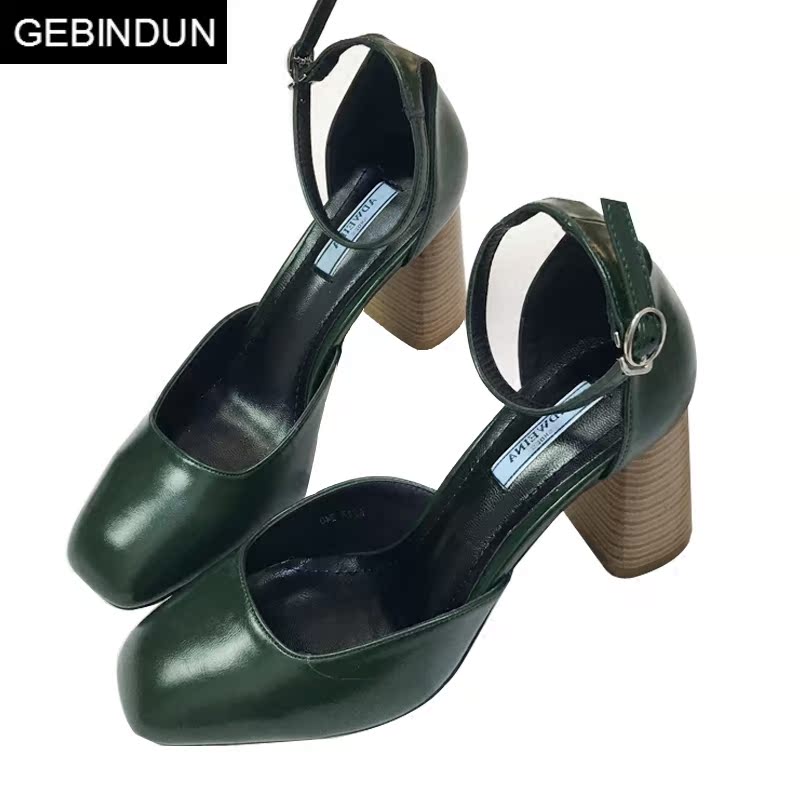哥宾杜旗舰店GEBINDU复古木根一字扣高跟鞋女2018春夏百搭时尚方头浅口粗跟单2