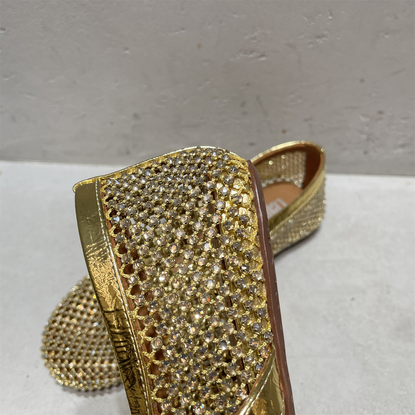 欧洲站2026春款真皮女鞋时尚百搭网状水钻浅口圆头平底单鞋凉鞋,淘宝优惠券,粉丝福利购,淘宝优惠卷