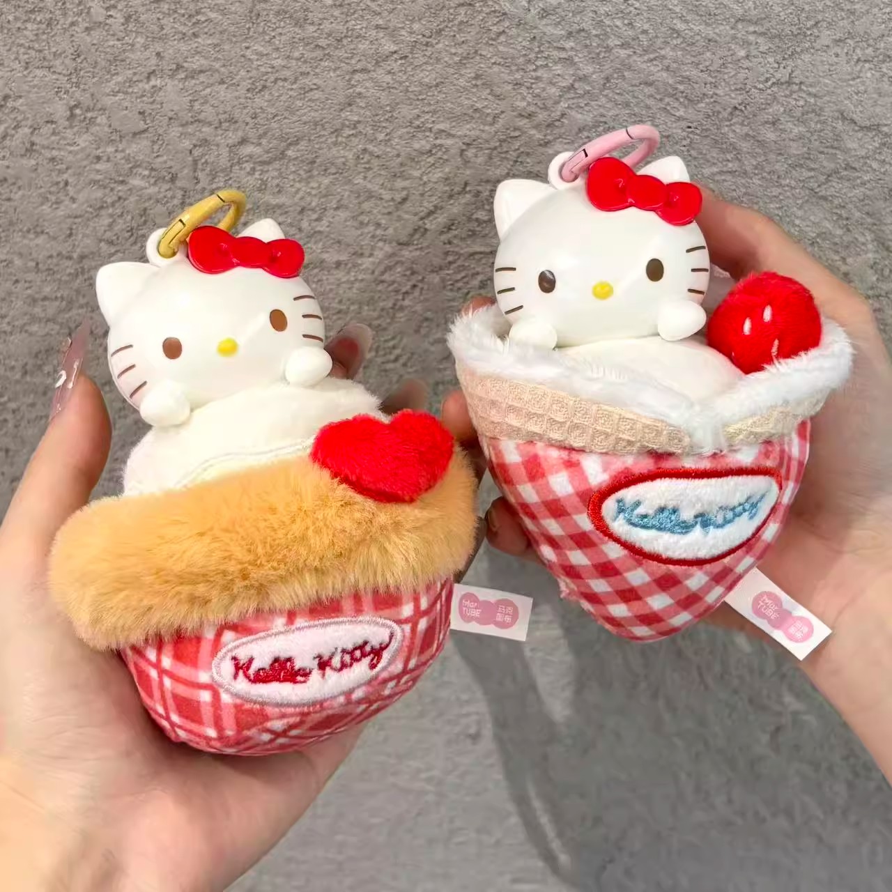 官方正版三丽鸥HelloKitty下午茶盲盒毛绒香薰挂件潮玩生日礼物女 - 图0