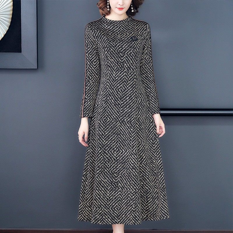 贵夫人2020春秋新款胖mm高端连衣裙 赛娅奴大码女装