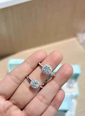 爆闪小方糖戒指925银轻奢莫桑钻戒女活口百搭可调节圆形女士礼盒