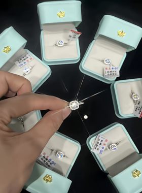 胖东来爆闪小方糖戒指莫桑钻戒女活口百搭附赠小票跟证书礼盒