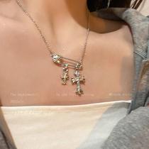 French Cross Zircon Stone Back Shaped Needle Necklace Woman 2023 New exploits light extravagant and small crowdlock bone