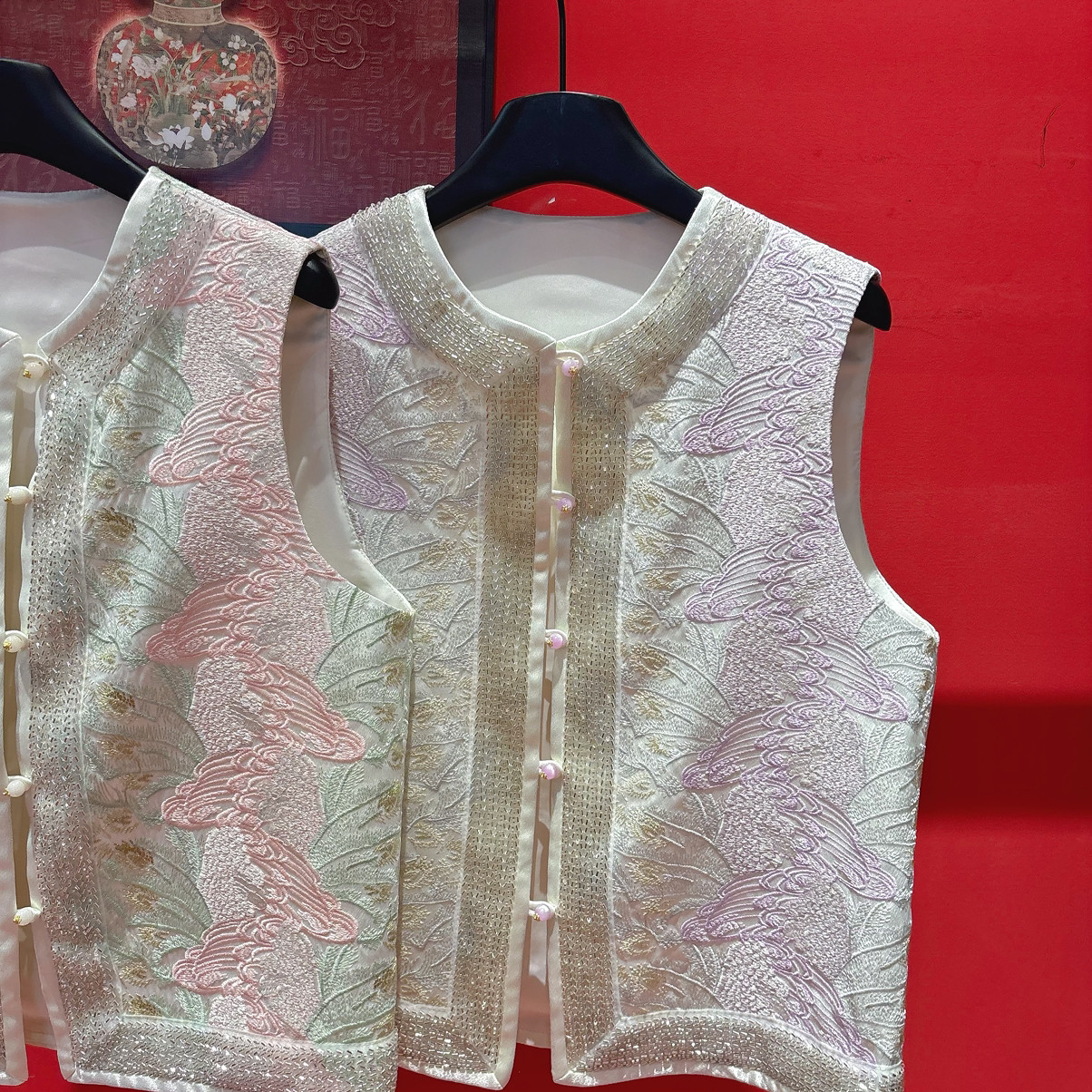 26年早春上新！新中式钉珠刺绣国风盘扣马甲,淘宝优惠券,粉丝福利购,淘宝优惠卷