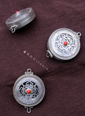 尼泊尔藏式手工宝石嘎乌文玩吊坠