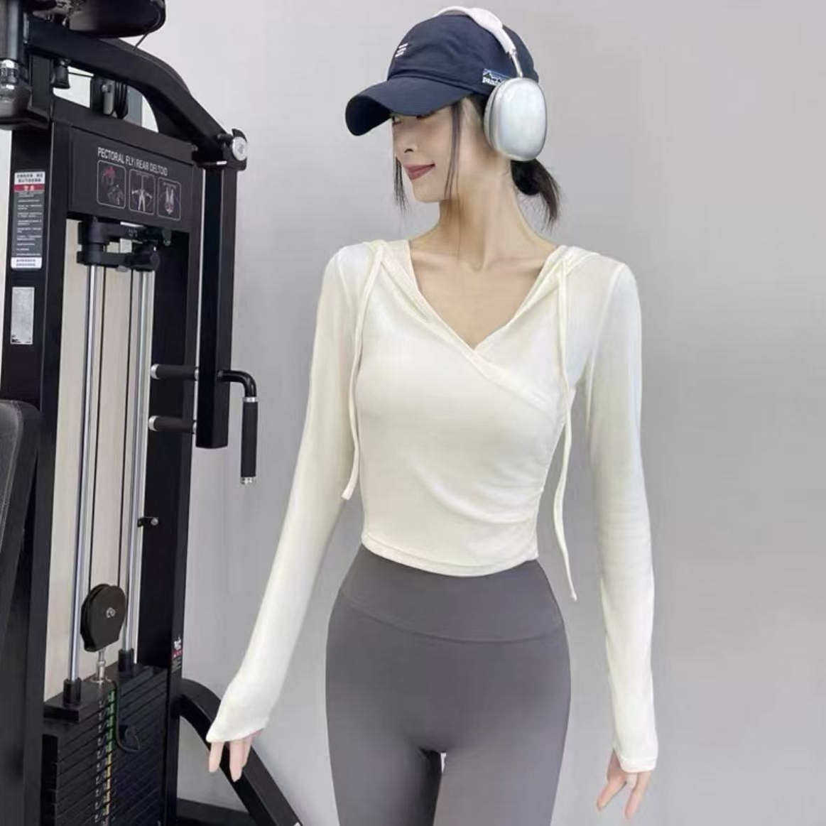 悠美YOGA连帽显瘦外穿瑜伽服上衣女交叉V领休闲运动跑步健身长袖 - 图0