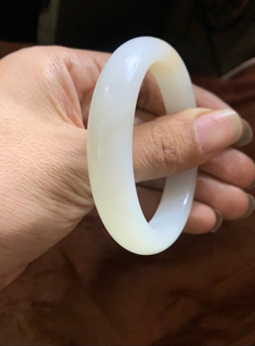 新货爆款纯天然新疆和田玉羊脂白带皮手镯玉镯白玉镯子54圈口女款