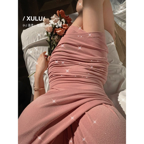 XULU原创夏季简约高弹皱感麻纱针织裙流行轻奢V领性感包臀连衣裙 - 图2