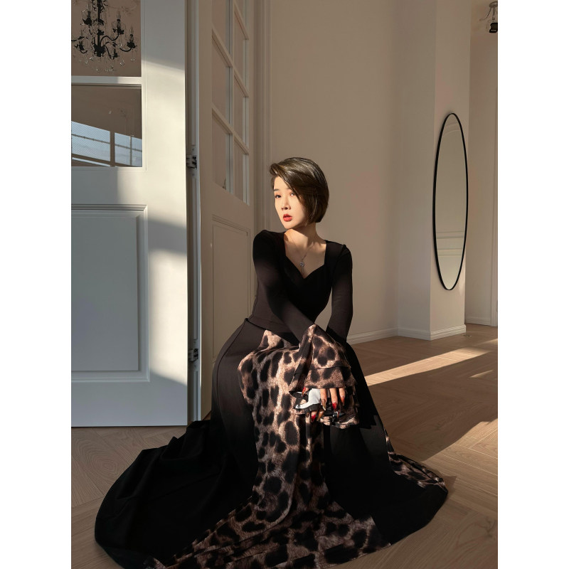 XULU原创春季气质黑色罗马布拼豹纹性感女人味桃心领喇叭袖连衣裙,淘宝优惠券,粉丝福利购,淘宝优惠卷