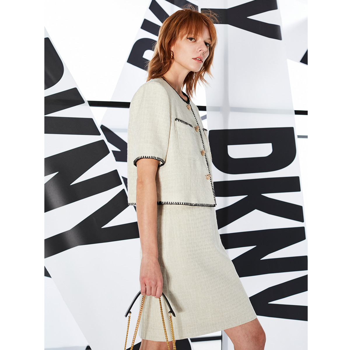 DKNY/唐可娜儿夏季女气质法式通勤锁边短款小香风开衫外套上衣 - 图1