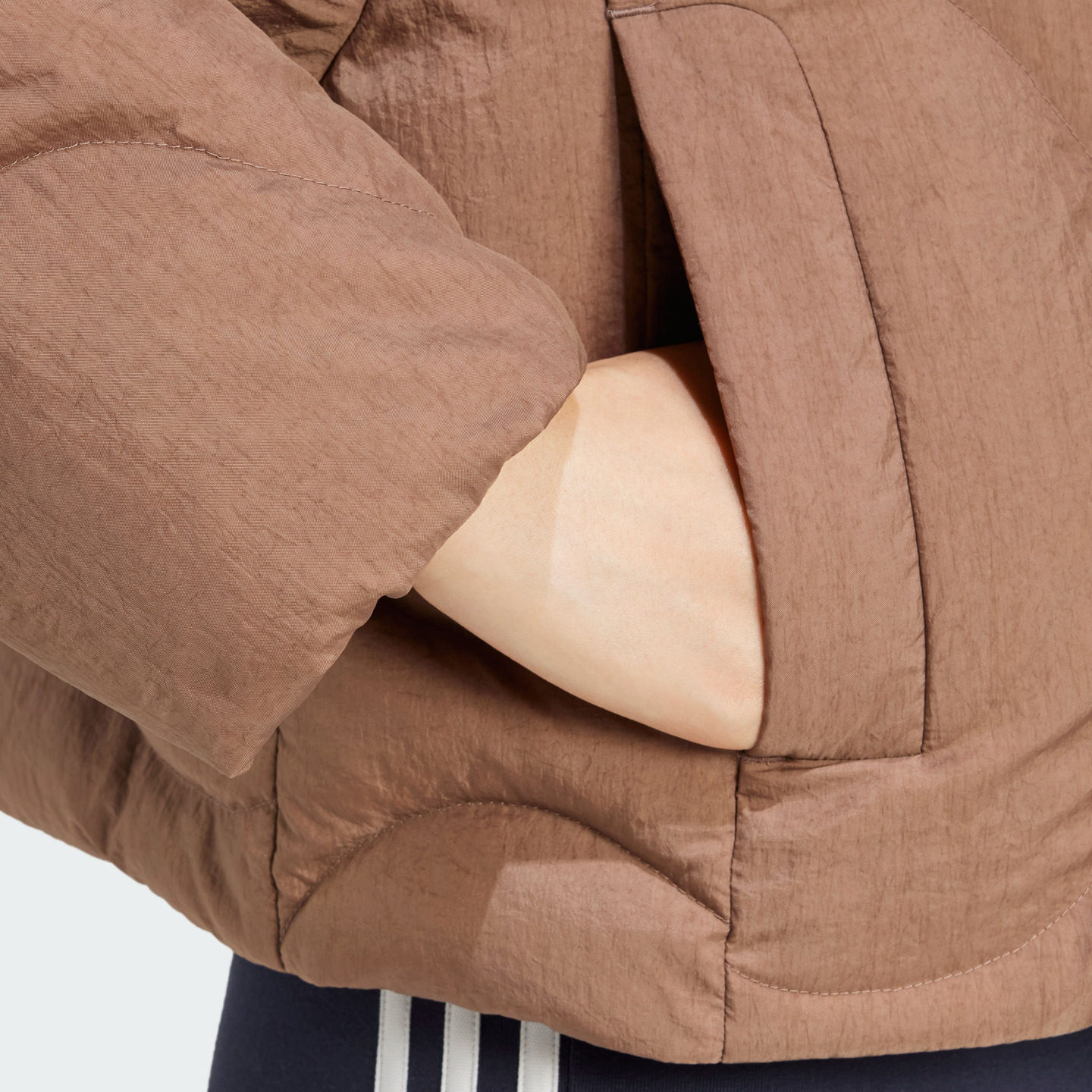 暖「芯」科技600蓬轻薄保暖鸭绒羽绒服面包服女adidas阿迪达斯