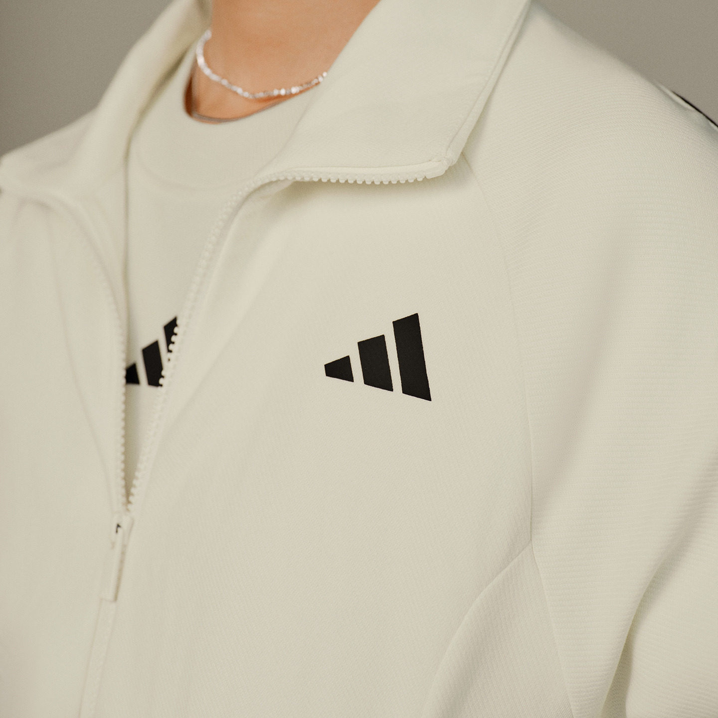 休闲舒适宽松垂坠挺阔针织夹克外套女装adidas阿迪达斯官方轻运动,淘宝优惠券,粉丝福利购,淘宝优惠卷