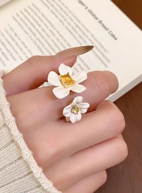 夸张白色花瓣开口锆石戒指女秋冬轻奢ins小众设计高级食指戒指环