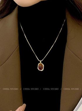 爆款琥珀叠戴金色毛衣项链女生2024秋冬新款轻奢高级感小众毛衣链