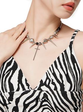 十字架铆钉夸张朋克项链y2k不规则亚文化男女小众锁骨链嘻哈颈链