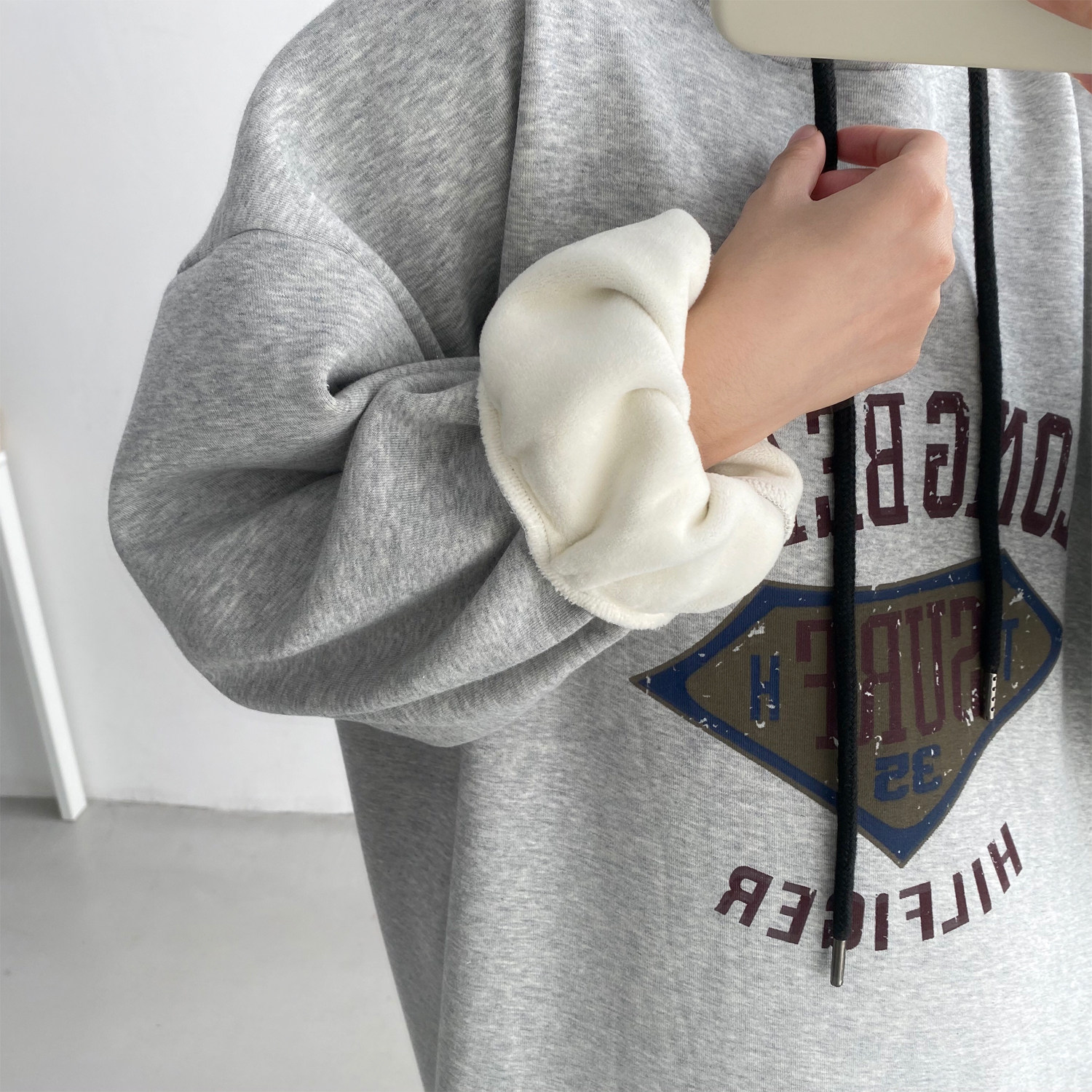 sun柚 字母连帽卫衣裙女春秋冬新款加绒宽松显瘦慵懒中长款连衣裙 - 图2