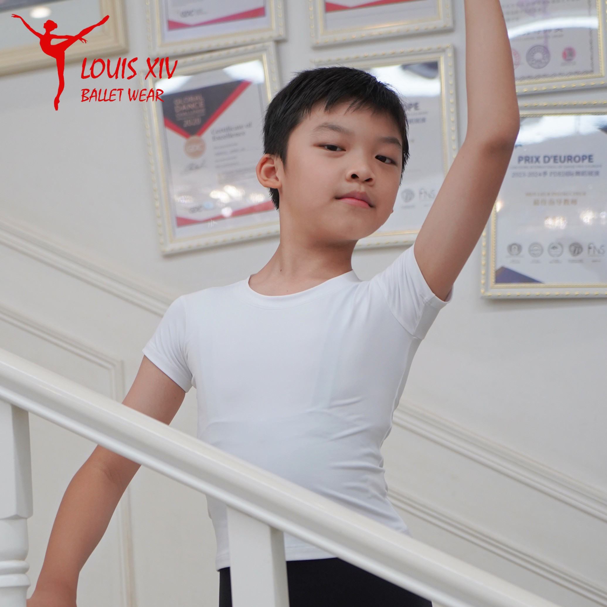 儿童白T恤路易十四芭蕾舞短款紧身男童成人上衣 圆领短袖修身T恤,淘宝优惠券,粉丝福利购,淘宝优惠卷