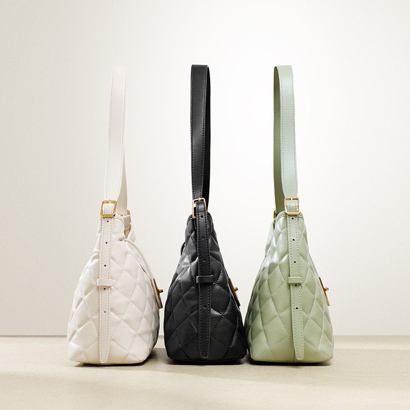 百丽包包女新款高级通勤黑色小香风单肩斜挎腋下包X6939BX4,淘宝优惠券,粉丝福利购,淘宝优惠卷