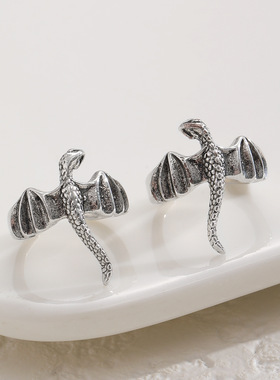 耳环Earrings New Women's Fashion Mini Flying Dragon Earstuds