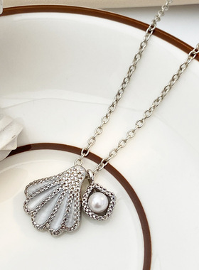 ladies Pearl Necklace White ethnic style Pendant Neck Chain