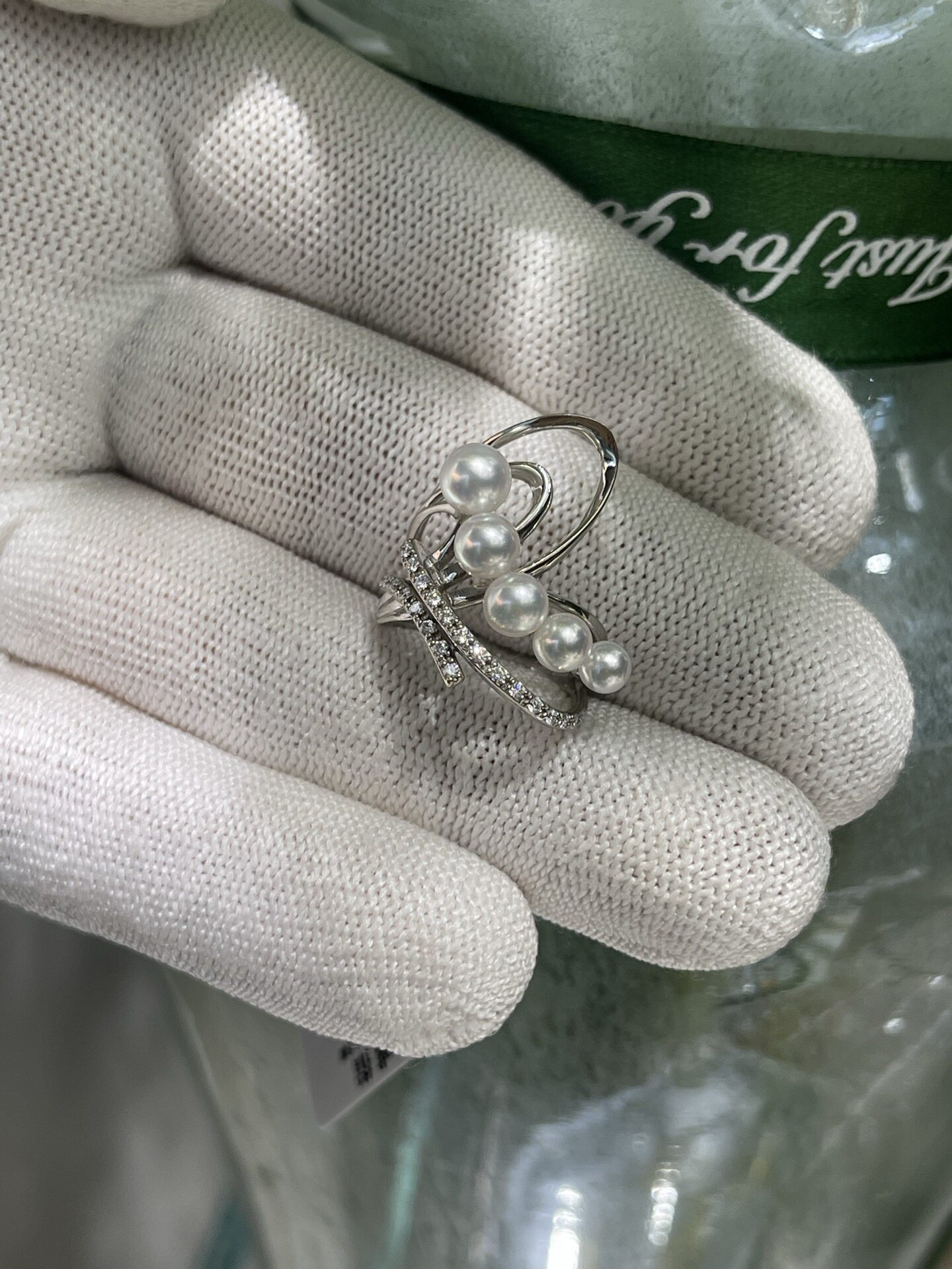 Japanese finished product streamlined gradient 4 5.5mm seawater akoya multi-bead ring 18k natural diamond