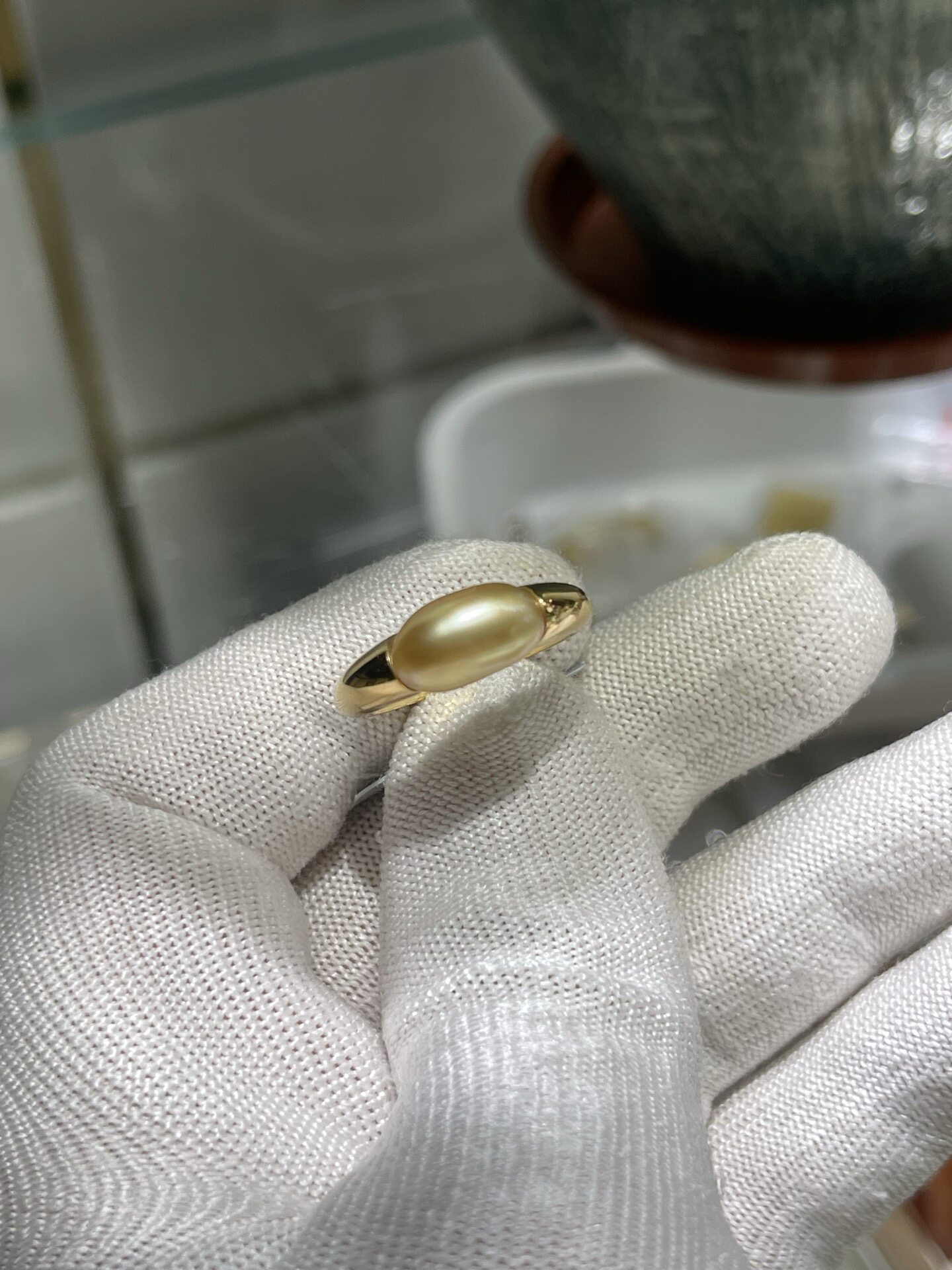 Super full, simple plain gold antique jewelry with a visual point of 7.17mm thick gold gold bead keshi ring