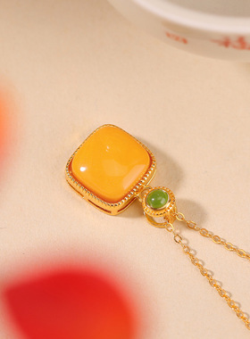 悦宝珠宝和田玉S925纯银镀金碧玉蜜蜡方形齿纹几何简约银吊坠工厂