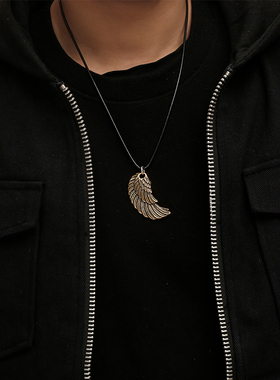 设计师款 羽毛吊坠男潮嘻哈欧美项链男蛇年个性复古小众情侣项坠
