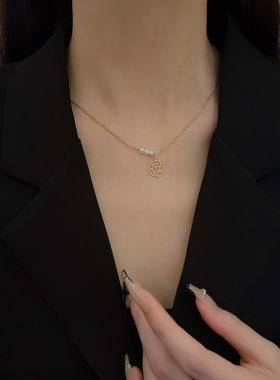 以下是几个不含标点的短标题建议