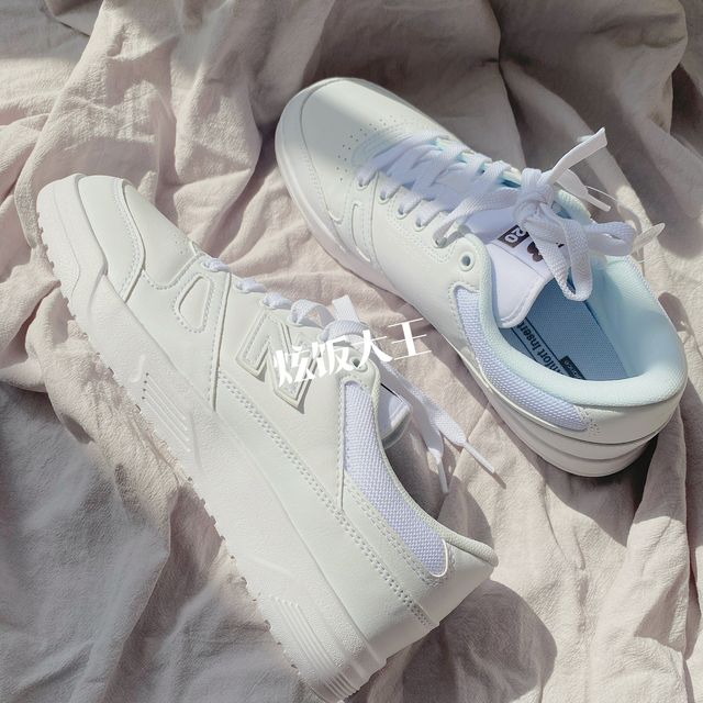 NBCT20 white sneakers are versatile for couples in spring and summer