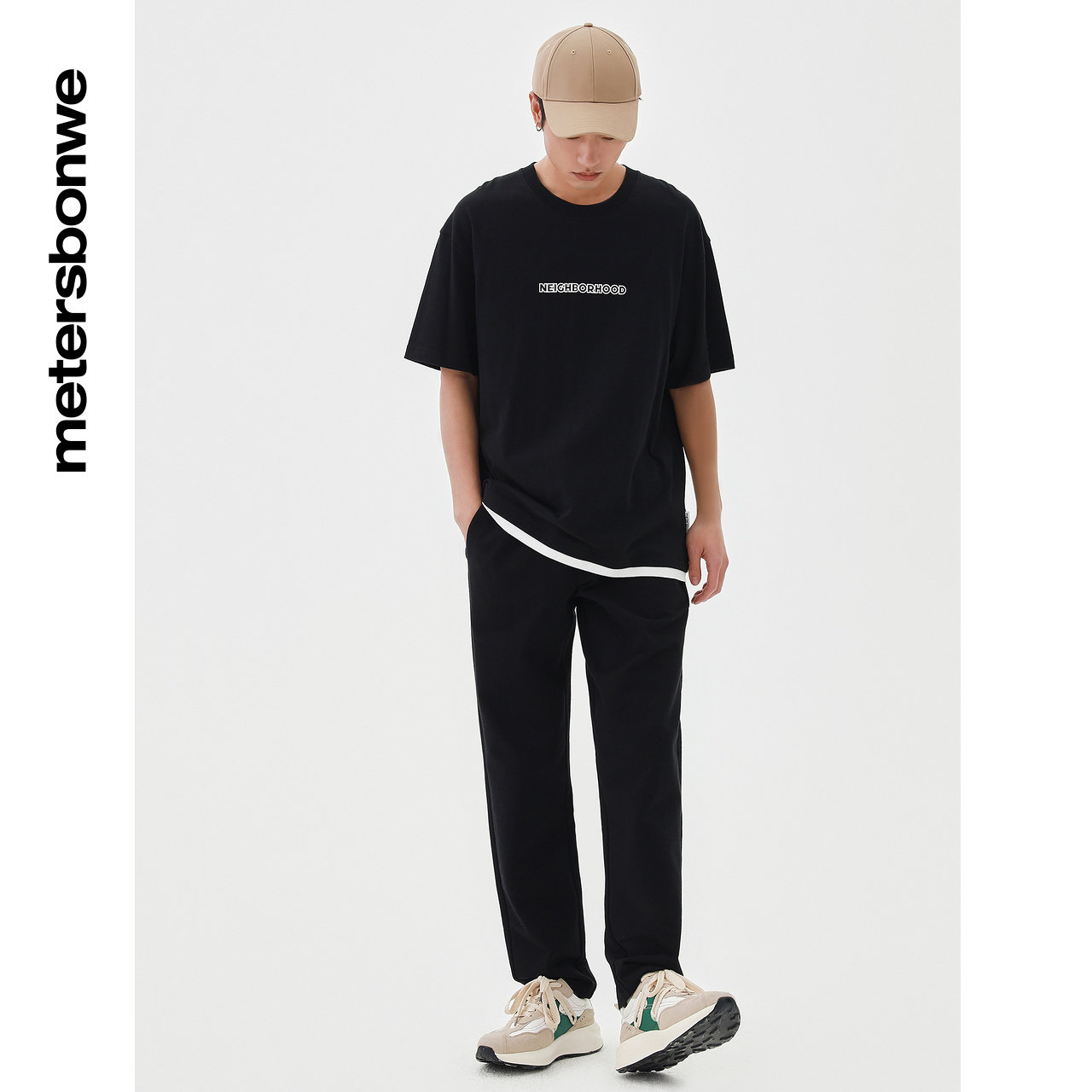  美特斯邦威outlets店T恤