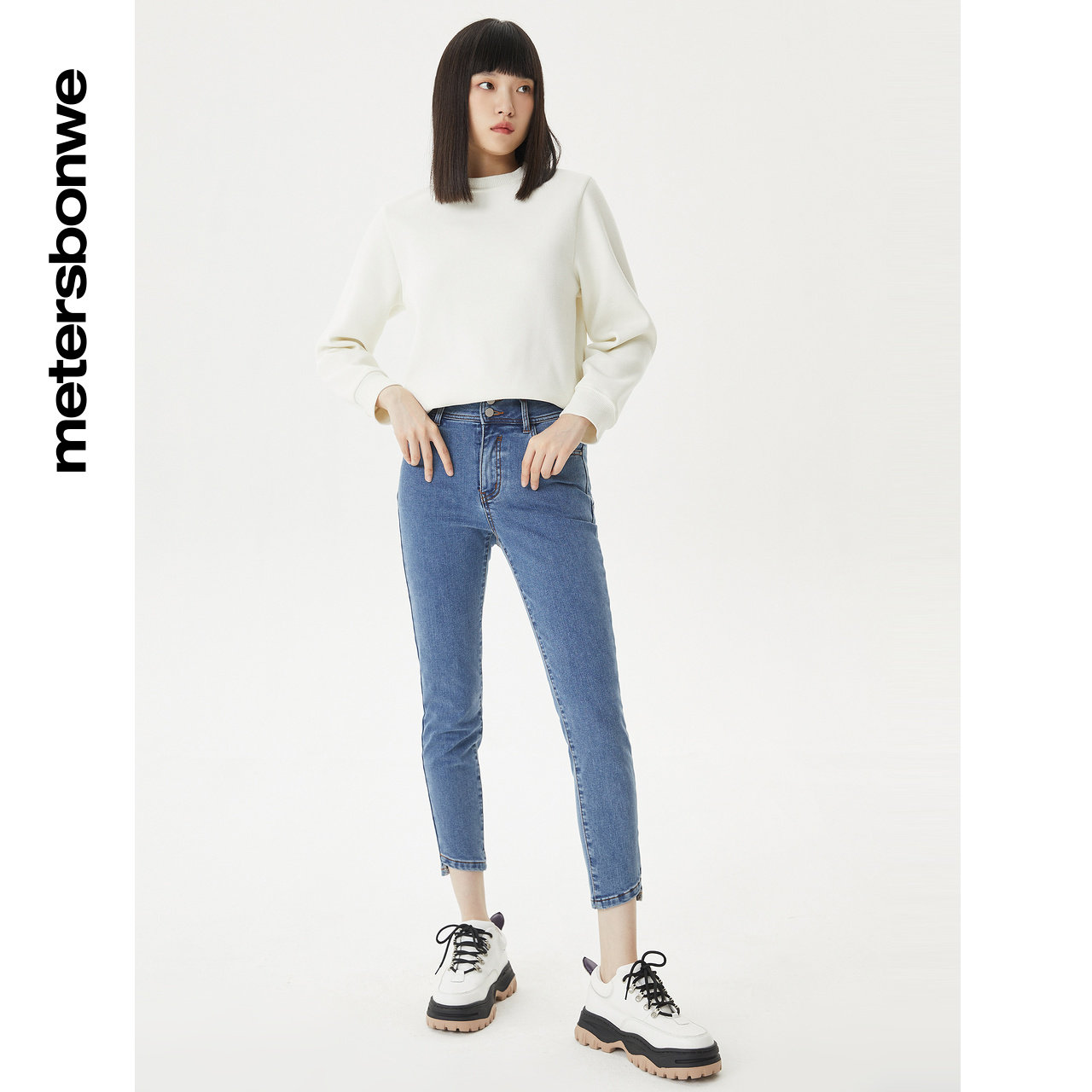  美特斯邦威outlets店牛仔裤